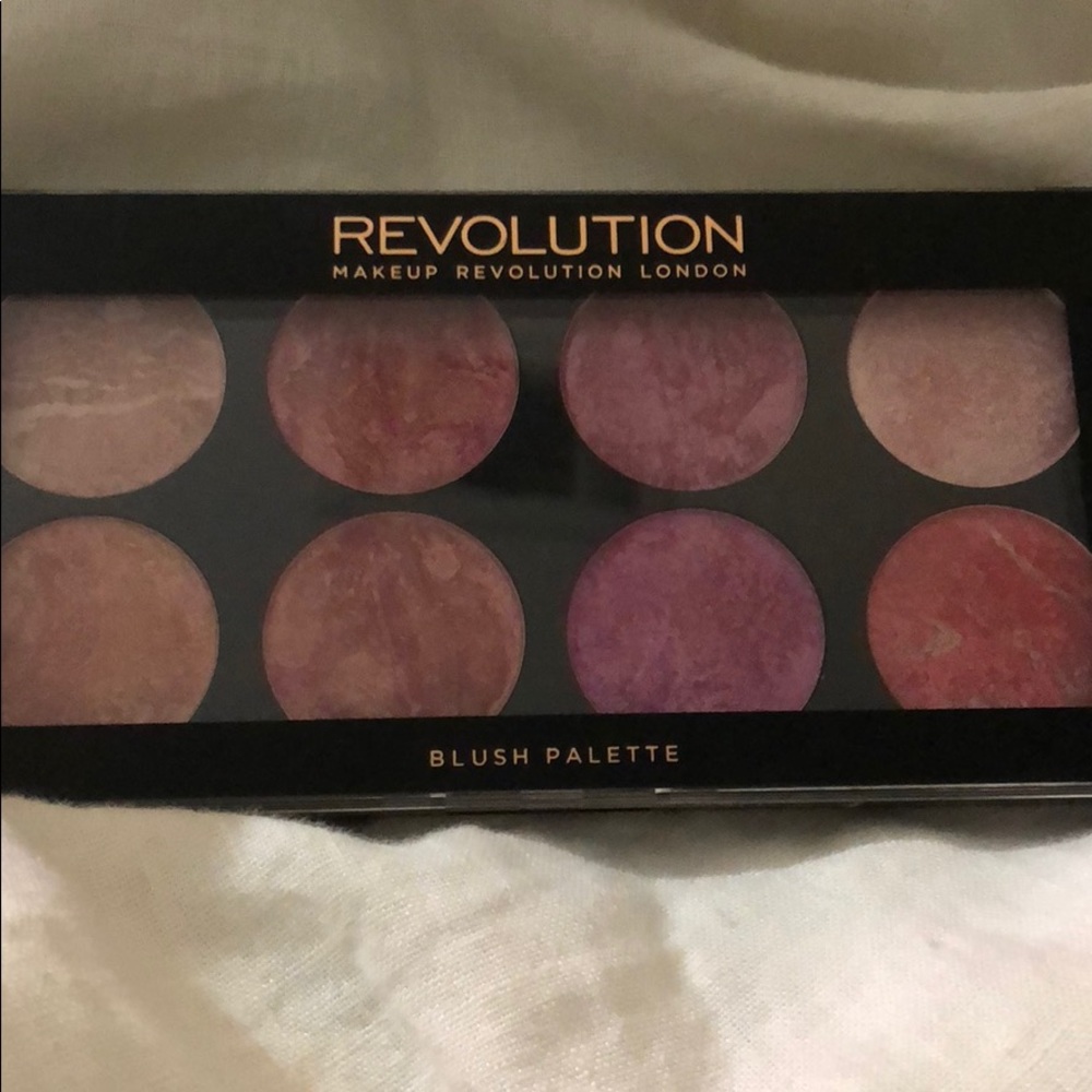 Revolution Blush palette
